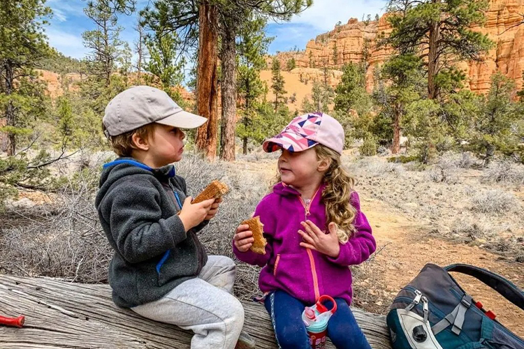 Summer hiking tips for small children.